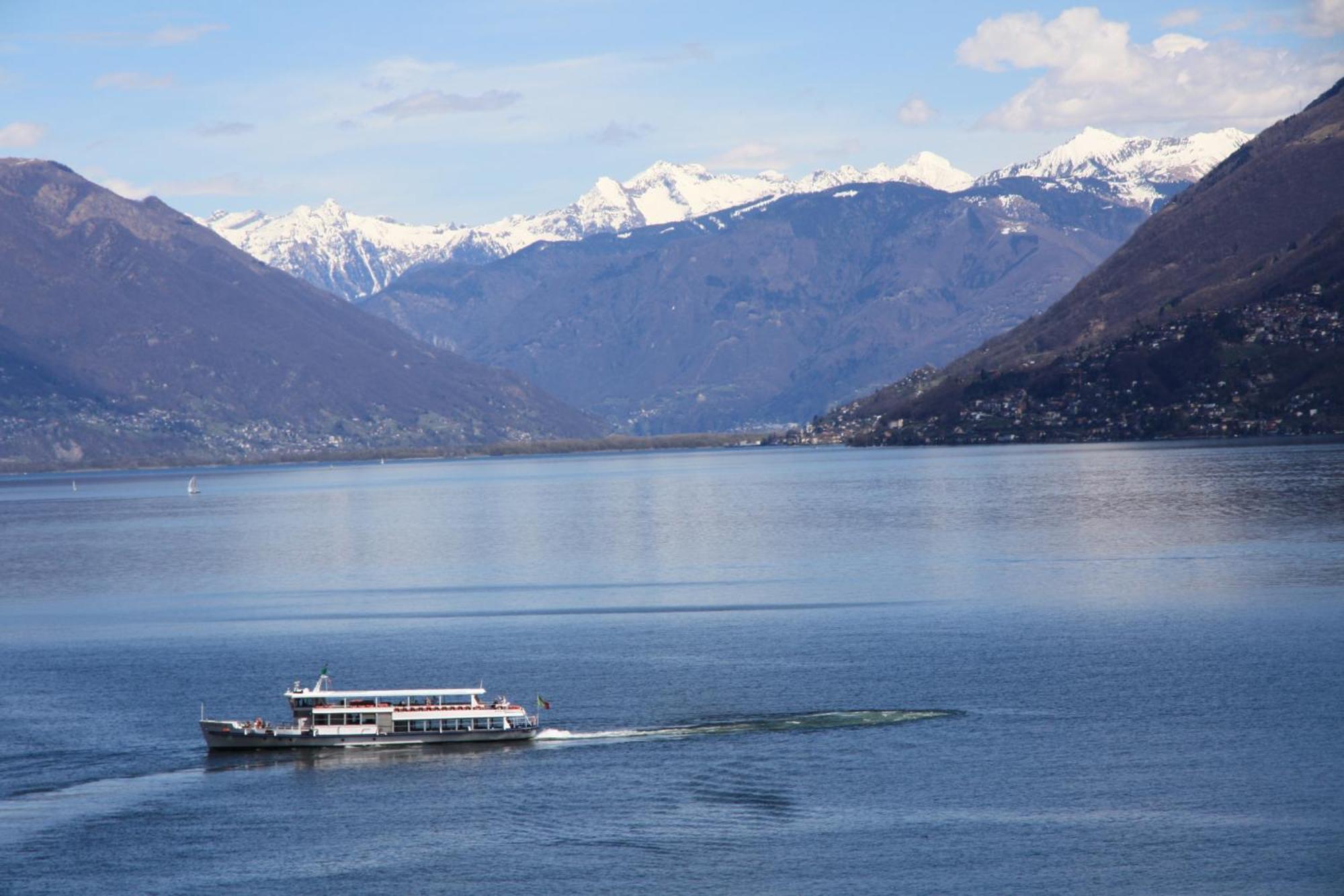 Camera Matrimoniale/Doppia con Letti Singoli con Vista Lago.
